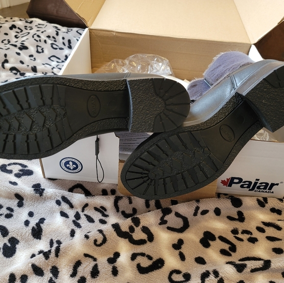 New leather and seal skin boots - Picture 3 of 6